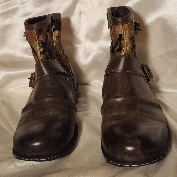 OTTO Brown and Camouflage Leather Boots - Picture 3 of 16